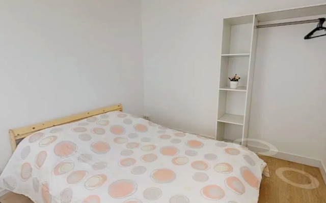 Private Room in a Shared Flat - Lyon 8 e