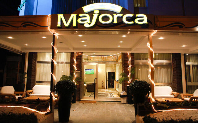 Hotel Majorca вид на фасад