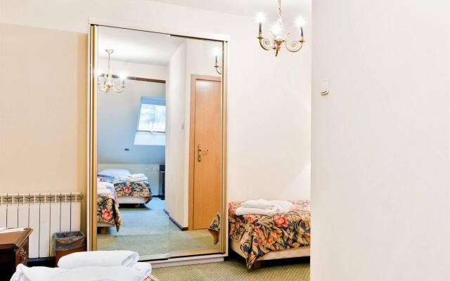 Отель Aparthotel Miodosytnia Польша, Краков - отзывы, цены и фото номеров - забронировать отель Aparthotel Miodosytnia онлайн комната для гостей