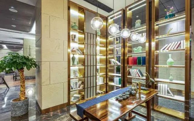 Rezen Select Haining Xucun town government Hotel