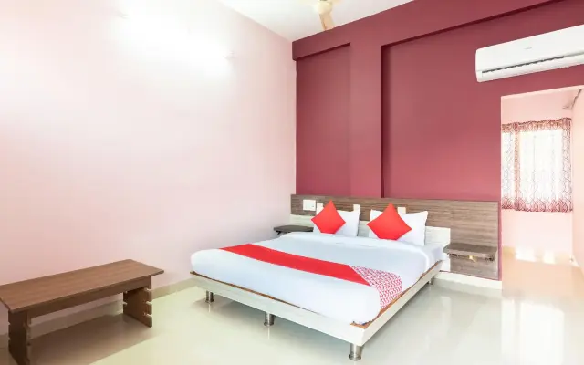 OYO 43278 Hotel Ujjwal Palace
