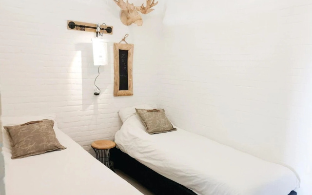 Stunning Home in Bruinisse With 2 Bedrooms and Wifi