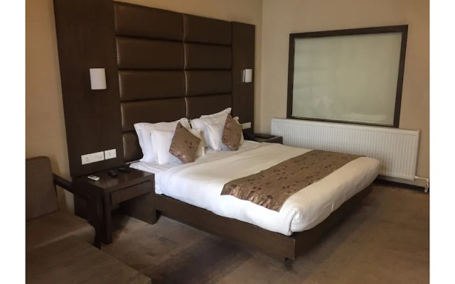 Capital O 9508 Hotel Pine Spring