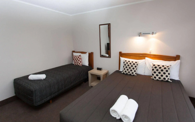 Alton Lodge Motel