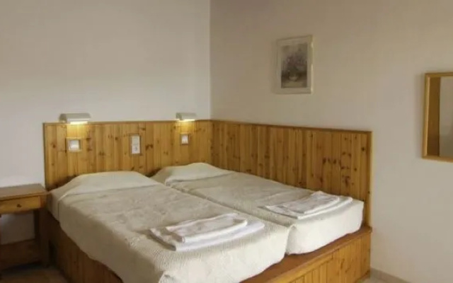 Chrysanthi Hotel Studio & Apartments