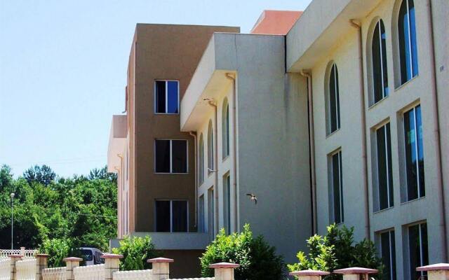Апартаменты Sea Paradise Apartment Complex вид на фасад