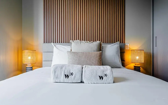 w Regal 1BR w Great Deco in Centriqo