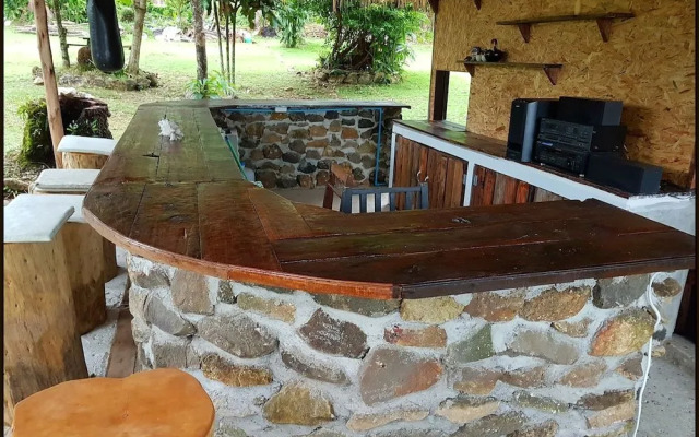 Bay Yard Hut