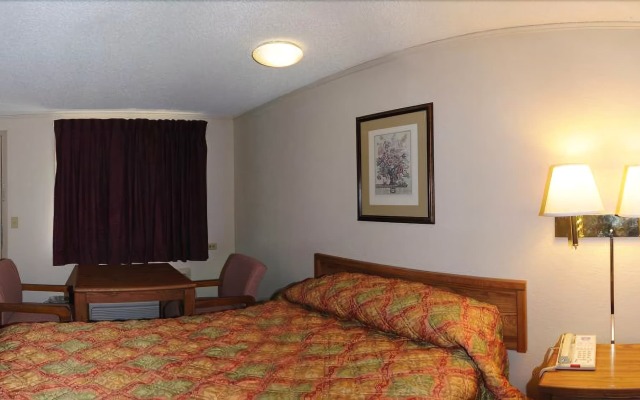 Отель Knights Inn Columbus Downtown комната для гостей