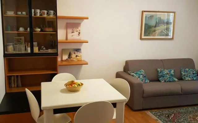 026 Bilocale con Caminetto Giustino