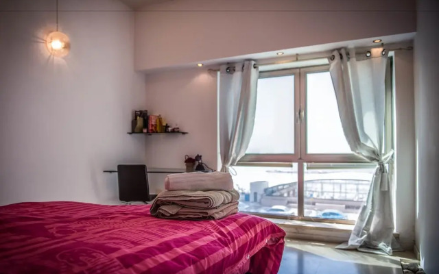 One of a Kind Gordon Beach Front 2BR Apt