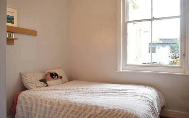 Bright and Spacious 1 Bedroom Apartment