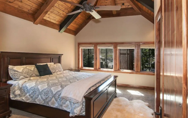 West Lake Serenity 180 Degree Lake Views