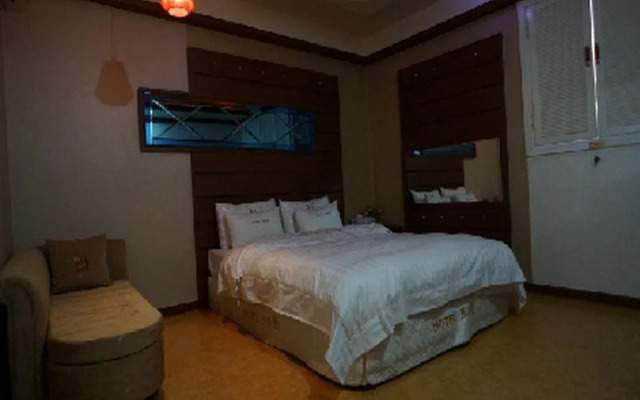 Free Zone Motel