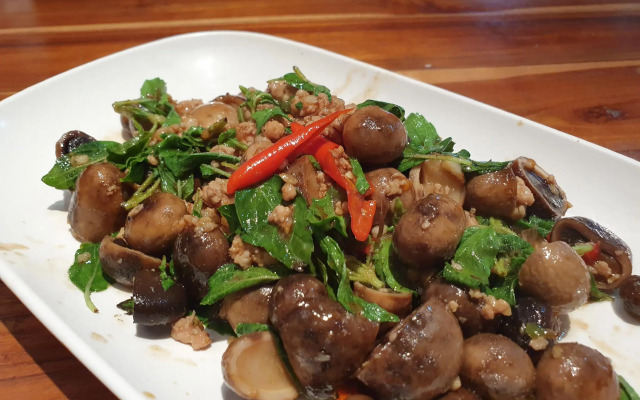 Huen Fai Mae-Jampee