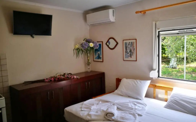 Cristi Apartments