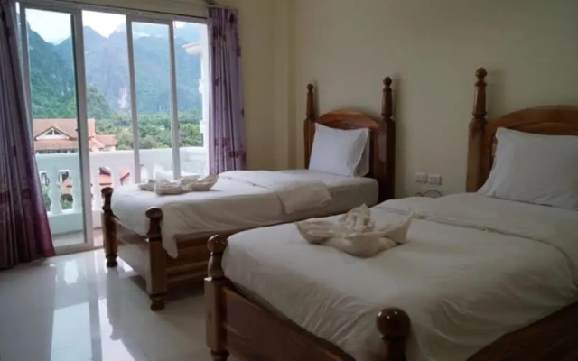 Roung Nakhon Vang Vieng Palace