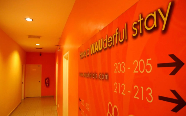 Wau Hotel & Café