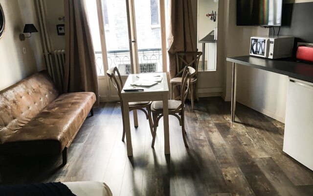 Отель Azur City Home комната для гостей