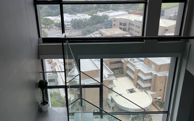 Sandton Smart Apartment Sixteen