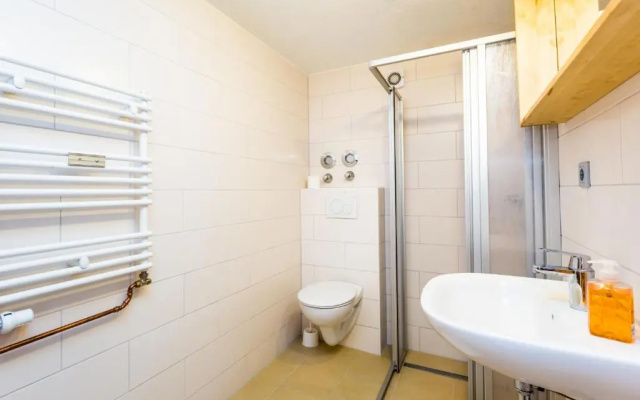 Cologne Fair Apartment with Cathedral View