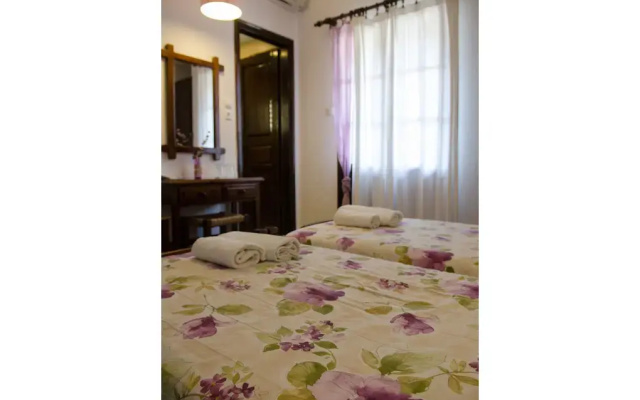 Elli Hotel