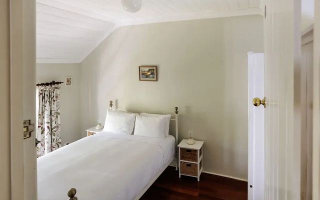 Wollaston House by the BnB Collection