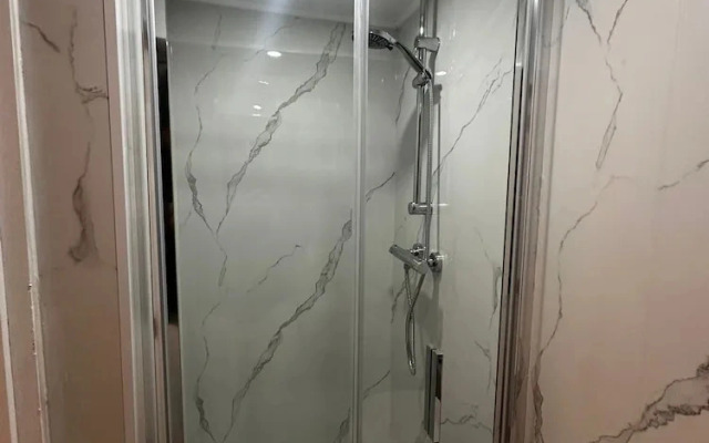 Modern Studio Near the Heart of the City