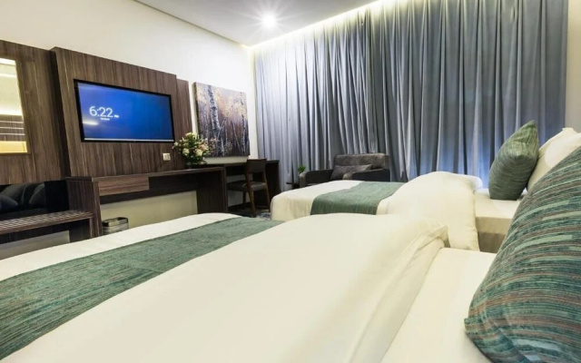 White Diamond Hotel Sari