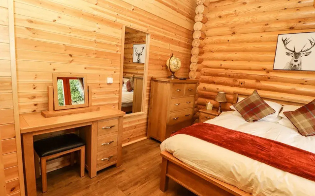 Oak Lodge