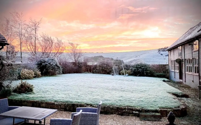 Luxurious, Fabulous, Fun, Contemporary Suite in Retreat Centre