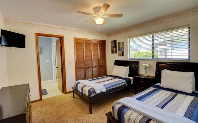 1530 SW 49th Ter
