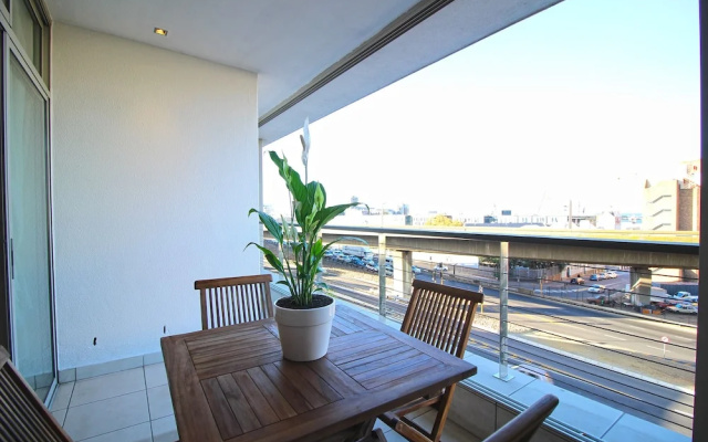 Harbour Edge 302