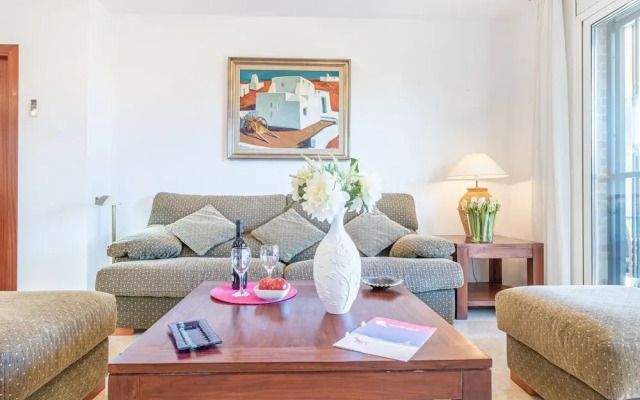 Villa in Empuriabrava With Private Pool & Mooring
