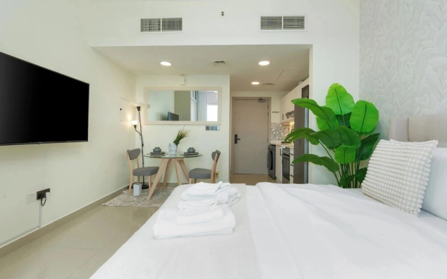 Gala Guests - Lakeside Tower Living