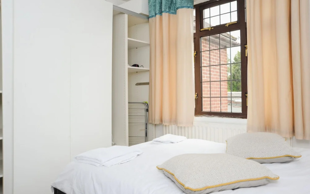Coventry Deluxe Rooms by Paymán Club