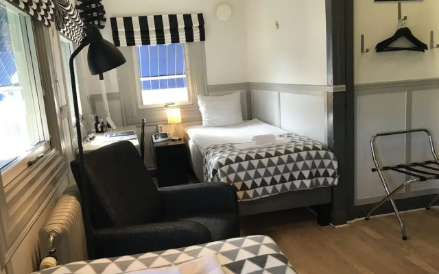 Port Hotel