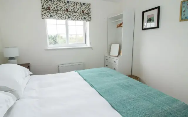 30 Poplar Close
