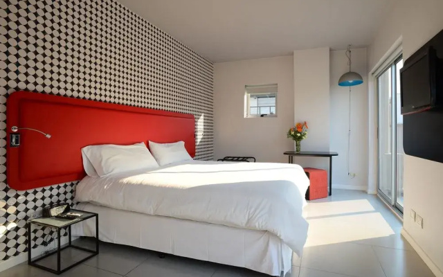 Pop Hotel