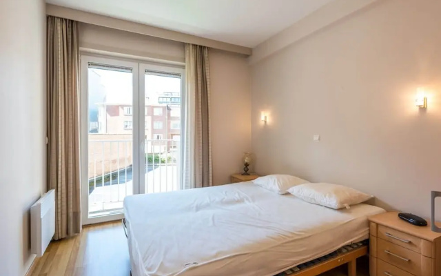 Apartment Near Seawall With sea View
