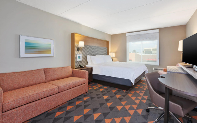 Holiday Inn Westbury - Long Island by IHG