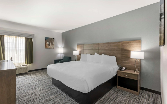 Best Western Plus MidAmerica Hotel