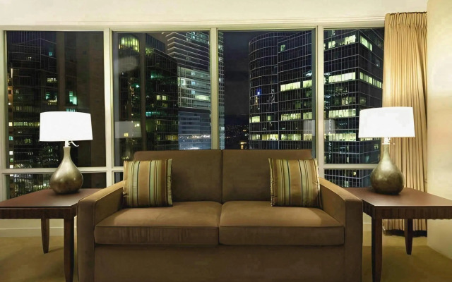 Auberge Vancouver Hotel