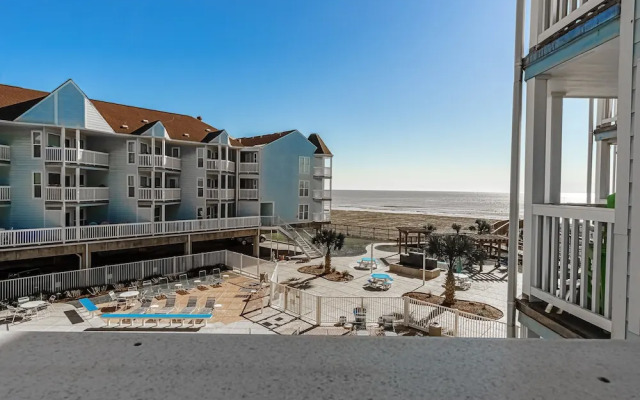 Seascape 1215 Studio Bedroom Condo by RedAwning