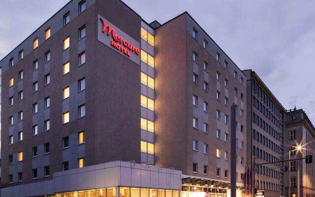 Mercure Hotel Berlin City вид на фасад