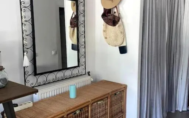 Studio au calme - piscine et tennis - Ideale couple