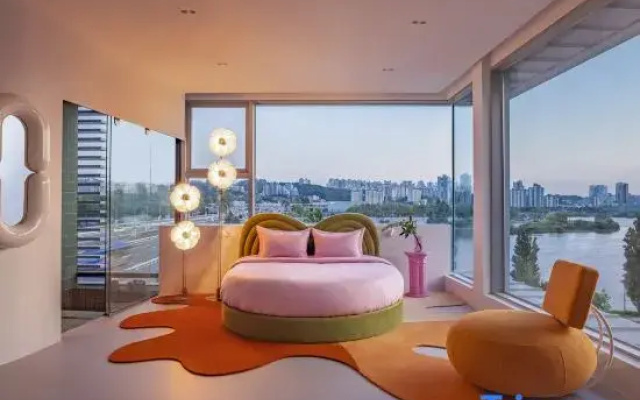 Sky Suite Hangang Bridge