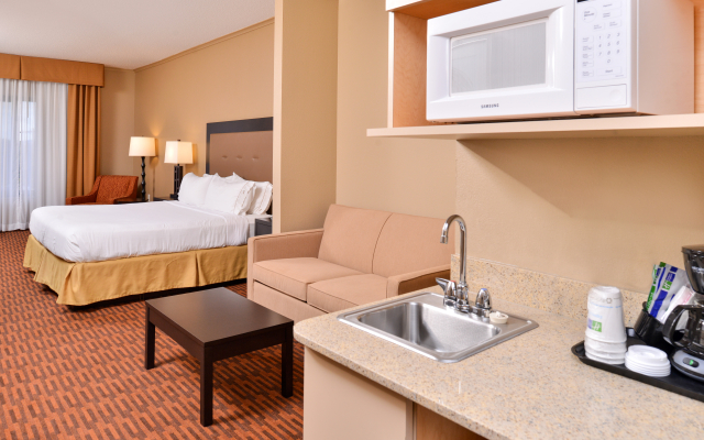 Holiday Inn Express Breezewood by IHG