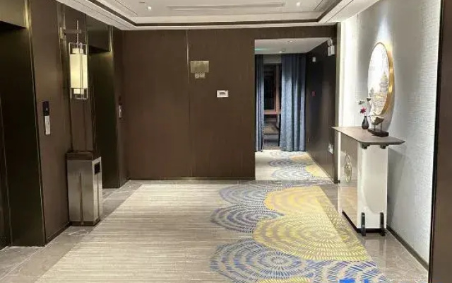 TILL BRIGHT Hotel (Tuojiang Store, Phoenix Ancient City)