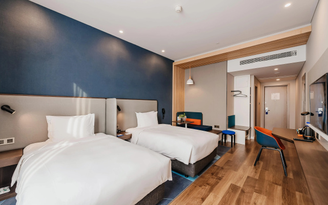 Holiday Inn Express Taizhou CMC
